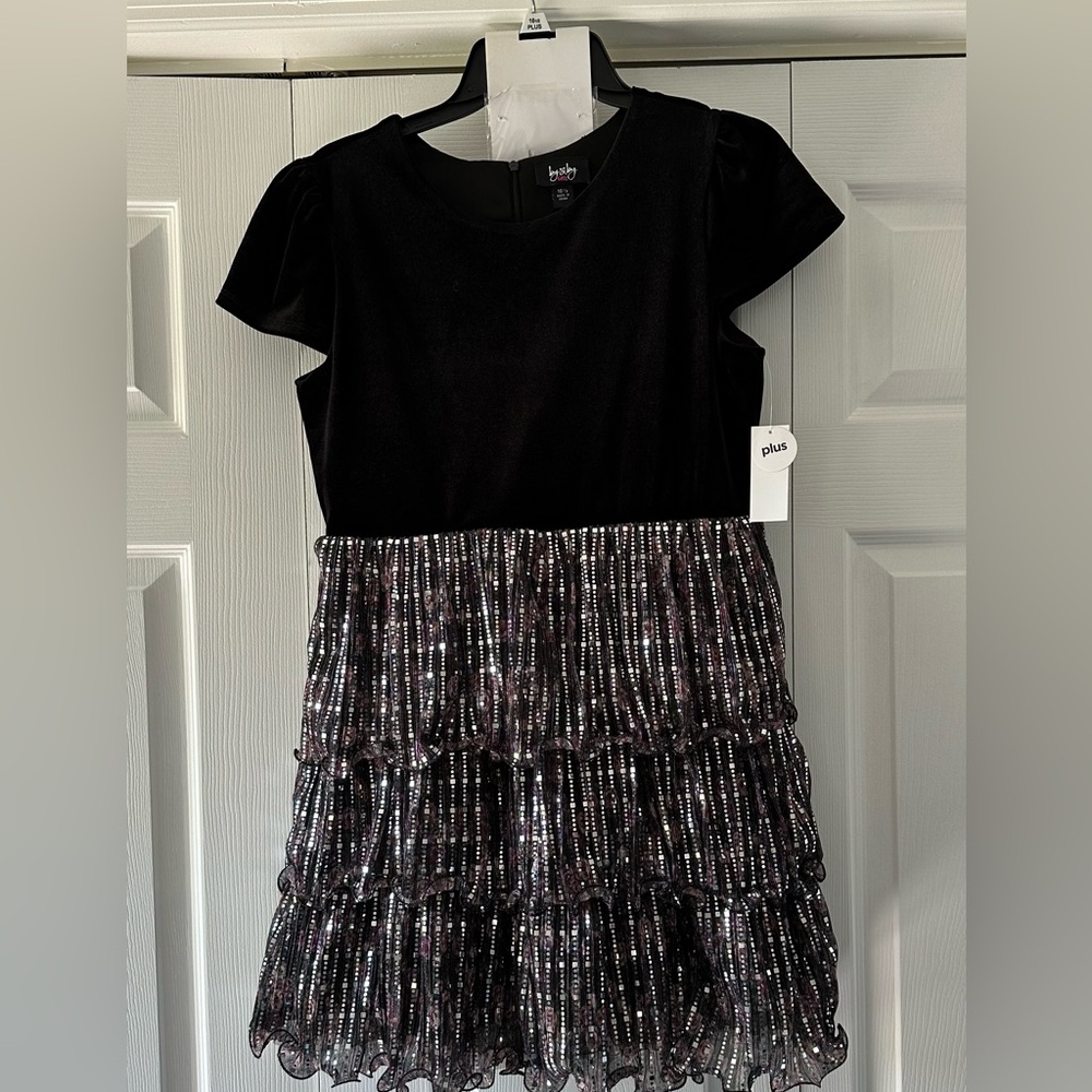 Big girls size 16 New dress with fluffy skirt, silky lining & sequins, hair clip